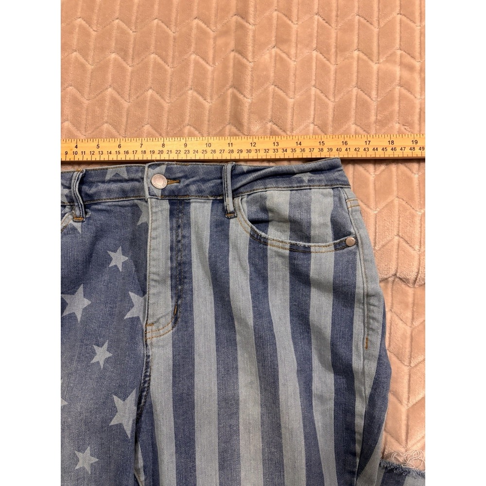 JUDY BLUE Stars & Stripes Flare Jeans 14W Americana Fourth of July Boho Retro - Picture 10 of 13